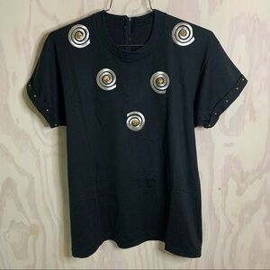 Vintage Black and Gold Embroidered 90s T-shirt​​​​​